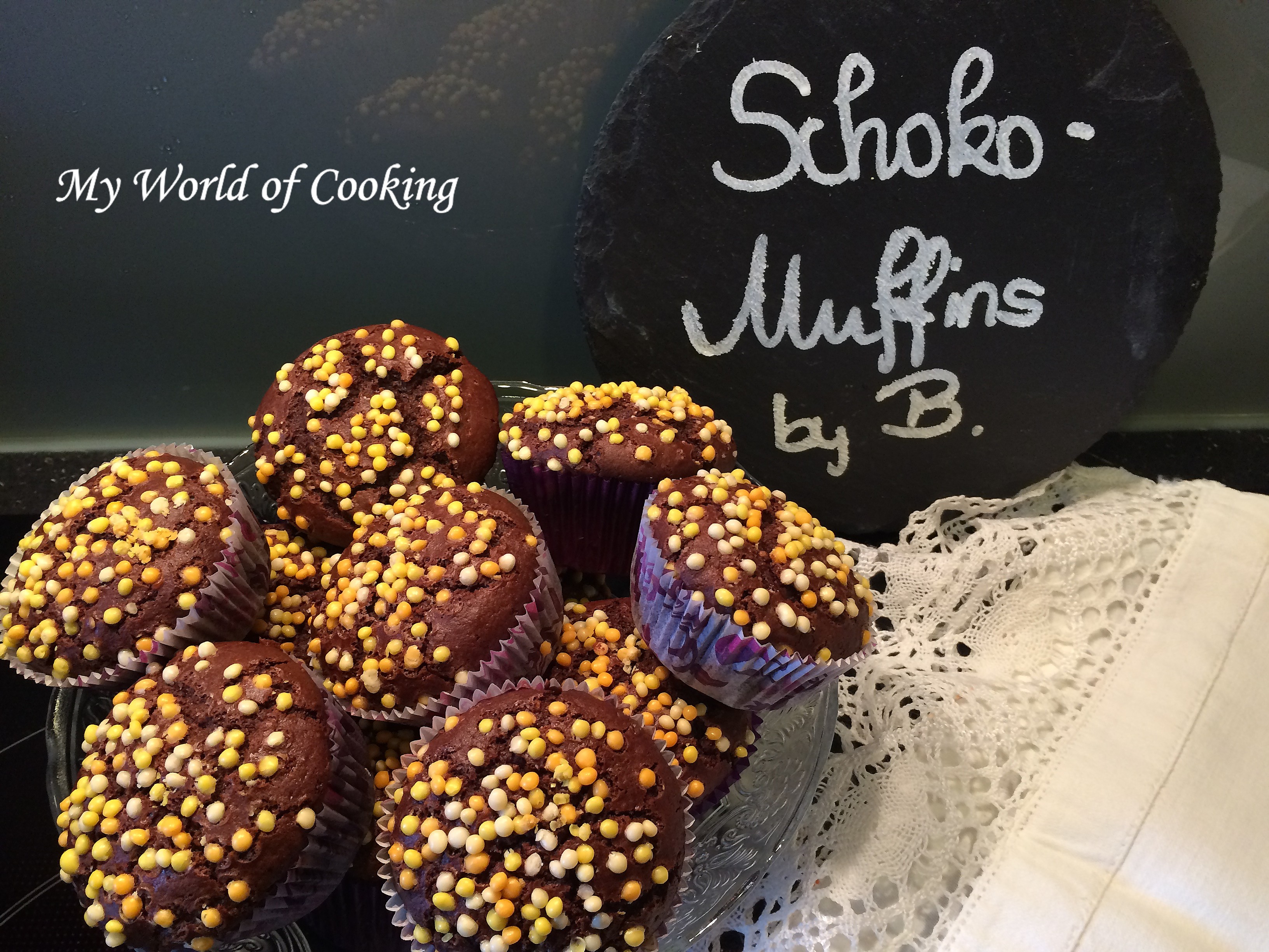B.s Schoko-Muffins mit buntem Streusel
