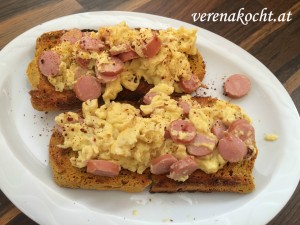 schnelles Eierspeis-Brot mit Frankfurter Würstchen