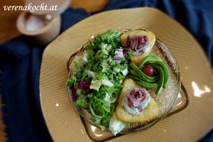 Roastbeef auf Rösti & Salatbouquet mit Sauce Tartare
