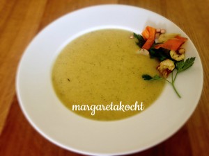 vegane Kichererbsen-Zucchini-Creme-Suppe