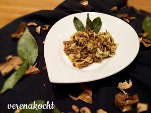 Orientalische Reispfanne mit Mango & Berberitze