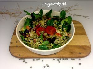 Salat Bowl mit Linsenkeimlingen