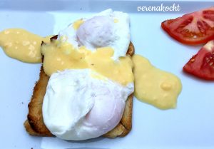Eggs Benedict auf Toast