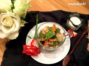 Gemüse Couscous mit Harissa Hühnchen