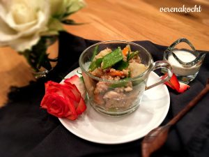Gemüse Couscous mit Harissa Hühnchen