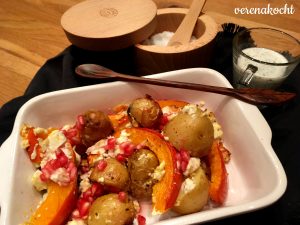 herbstliches Gemüse-Packerl (Kürbis, Kartoffeln, Feta & Granatapfel)
