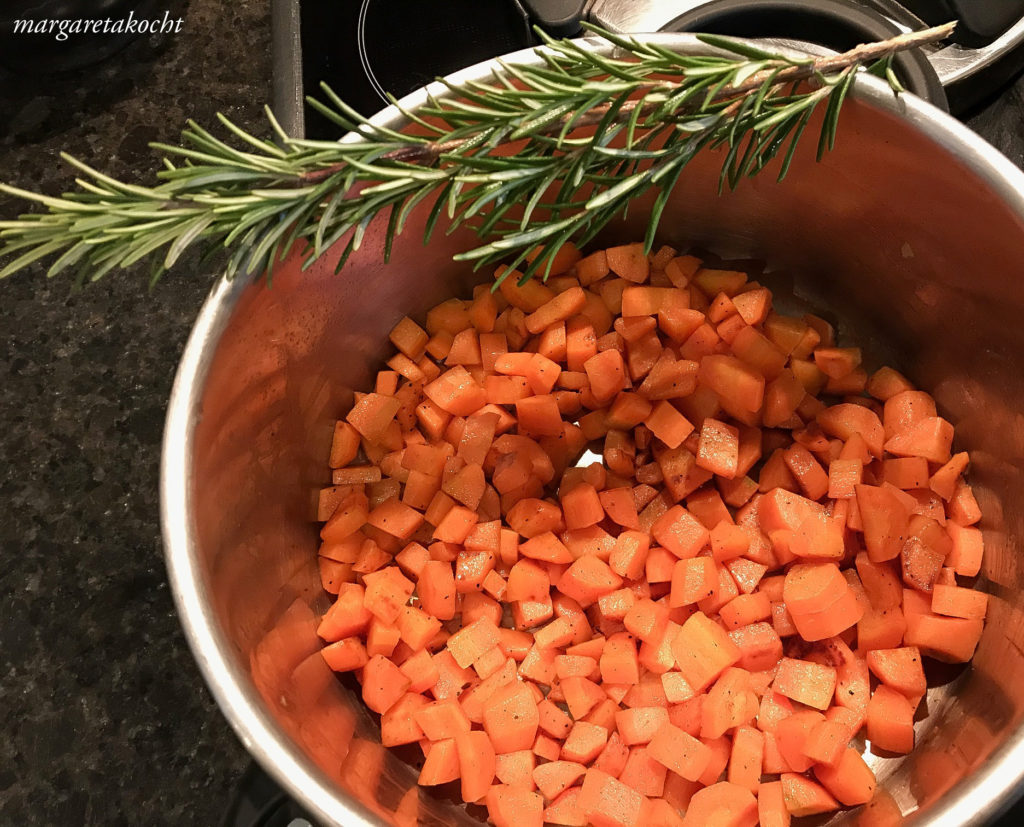 Rosmarin Karotten mit Rösti