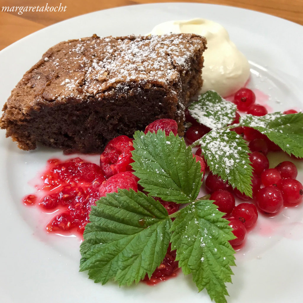 Brownie | Beeren | Vanille-Topfen
