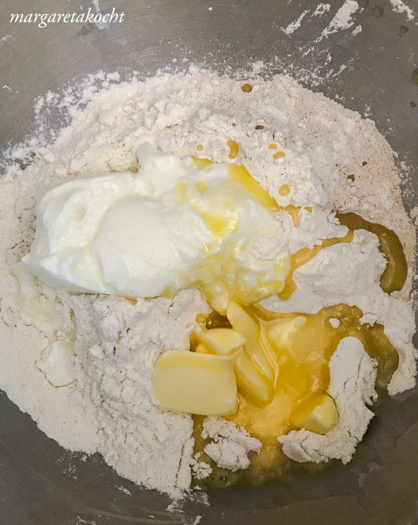 home-made Joghurt Semmeln