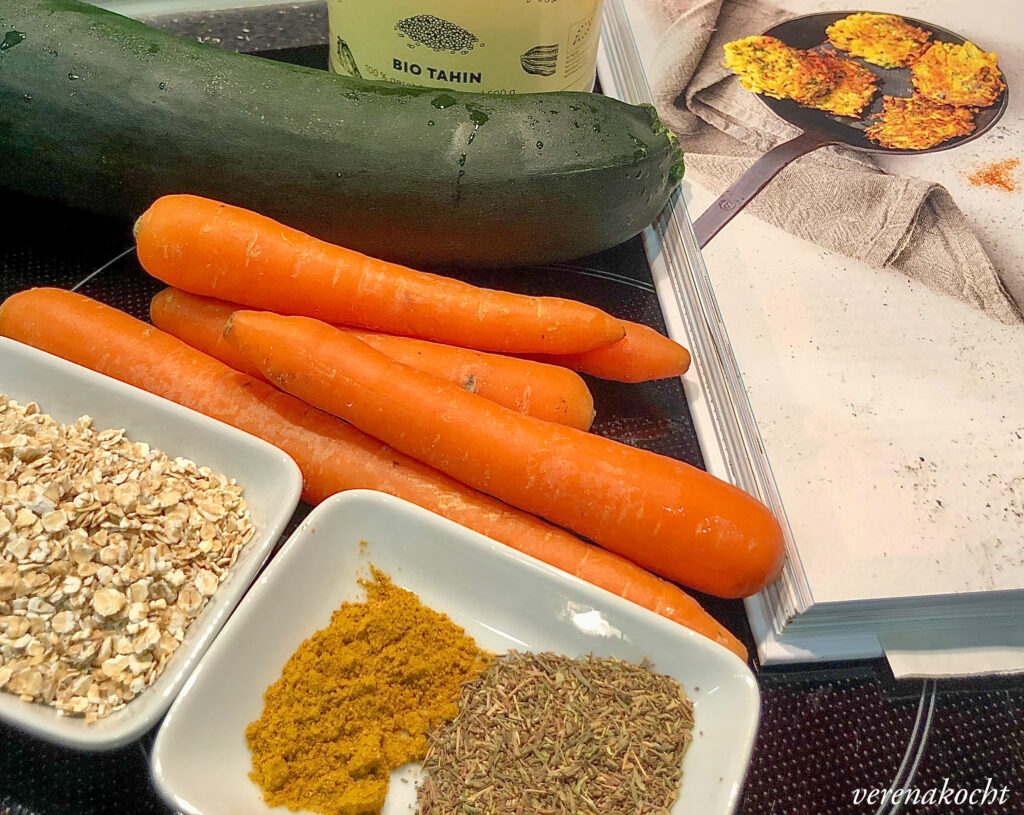 Zucchini Karotten Laibchen | Sesamcreme | Limettencreme