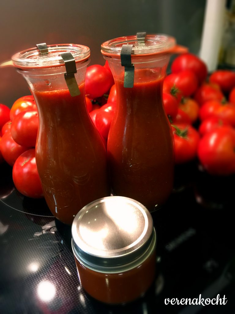 home-made Tomatensauce mit Kräutern (oder) Stekovics sorgt für ...