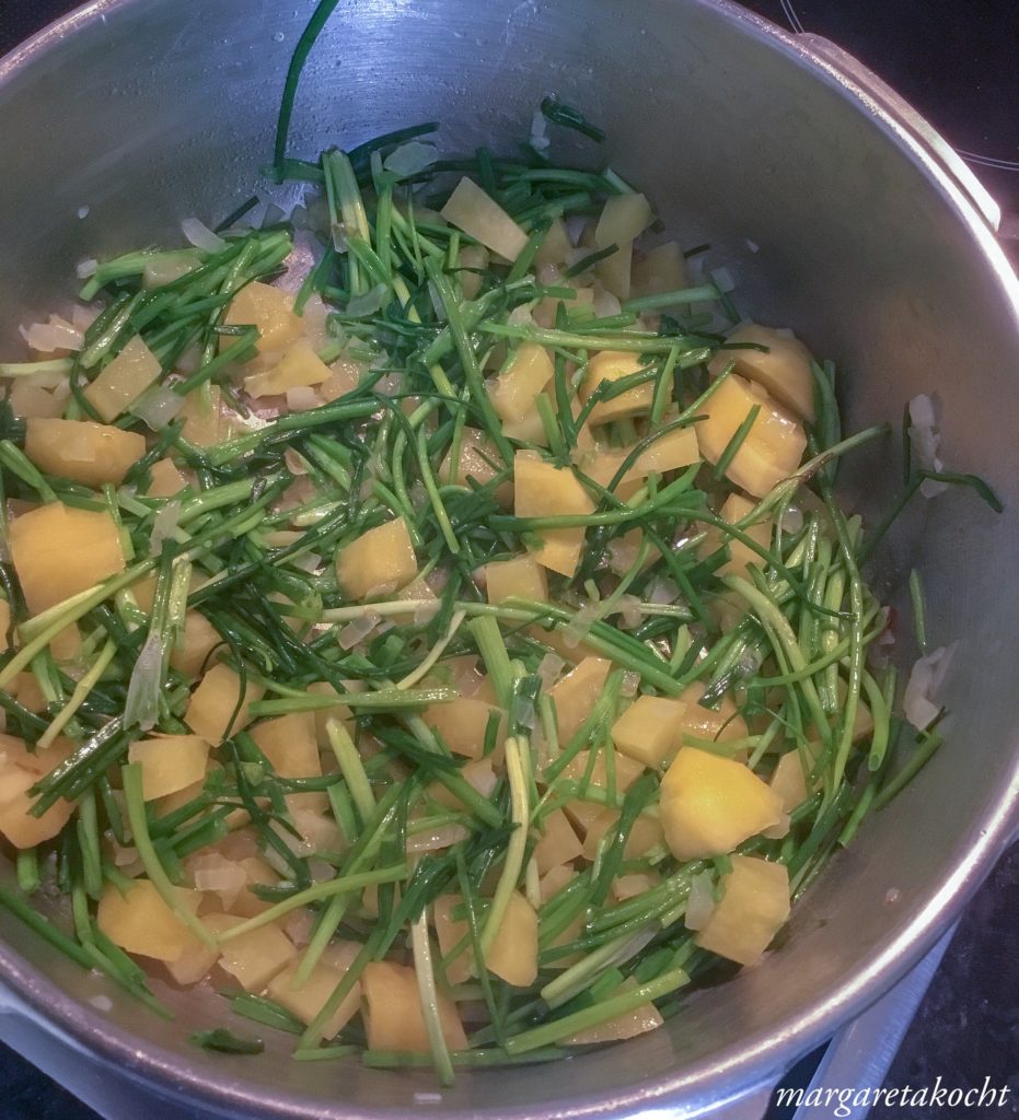 vegane Schnittlauch Kartoffel Suppe (oder) leichte Kost nach den Feiertagen