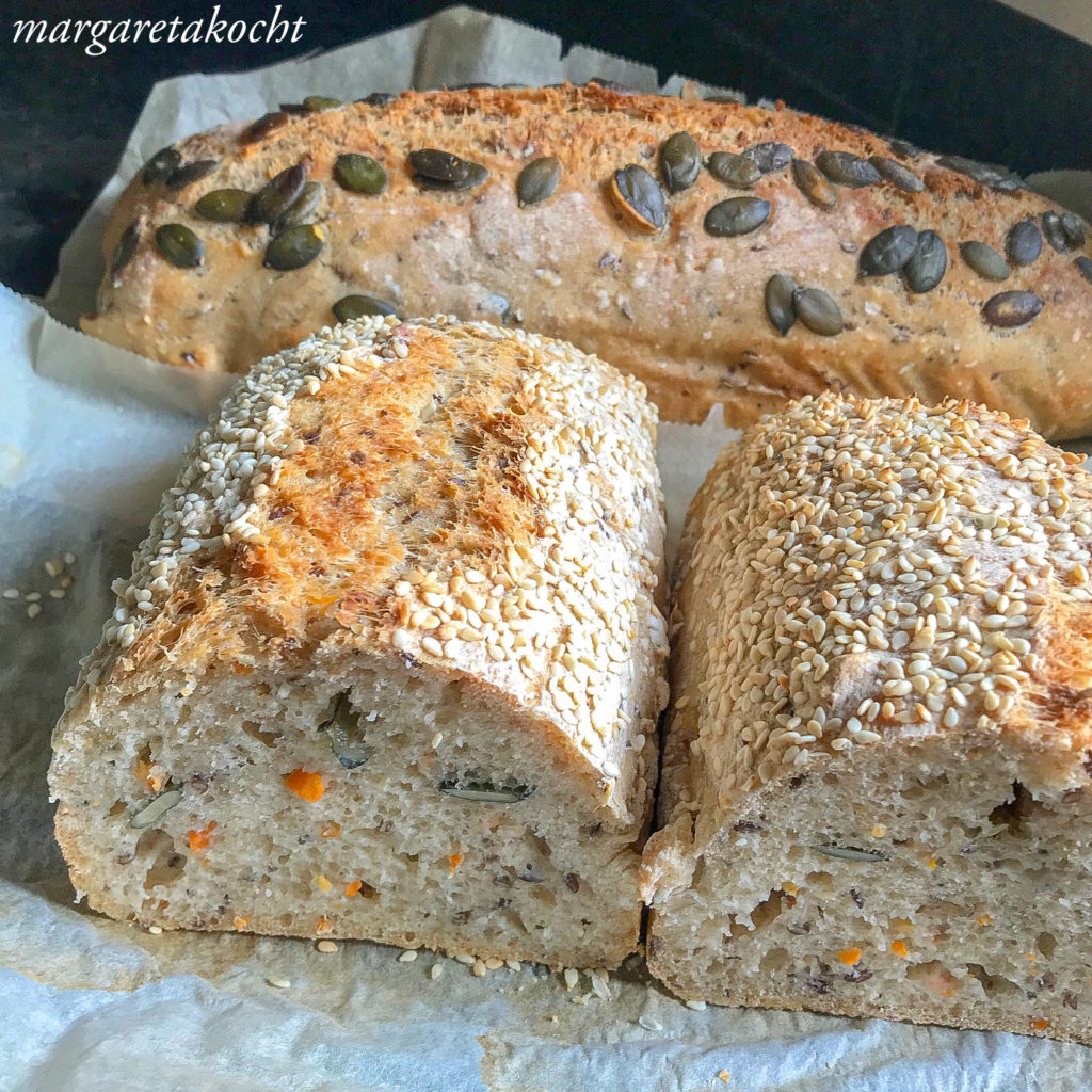 gesundes Karotten Kürbiskern Brot (und) Raus in die Natur!