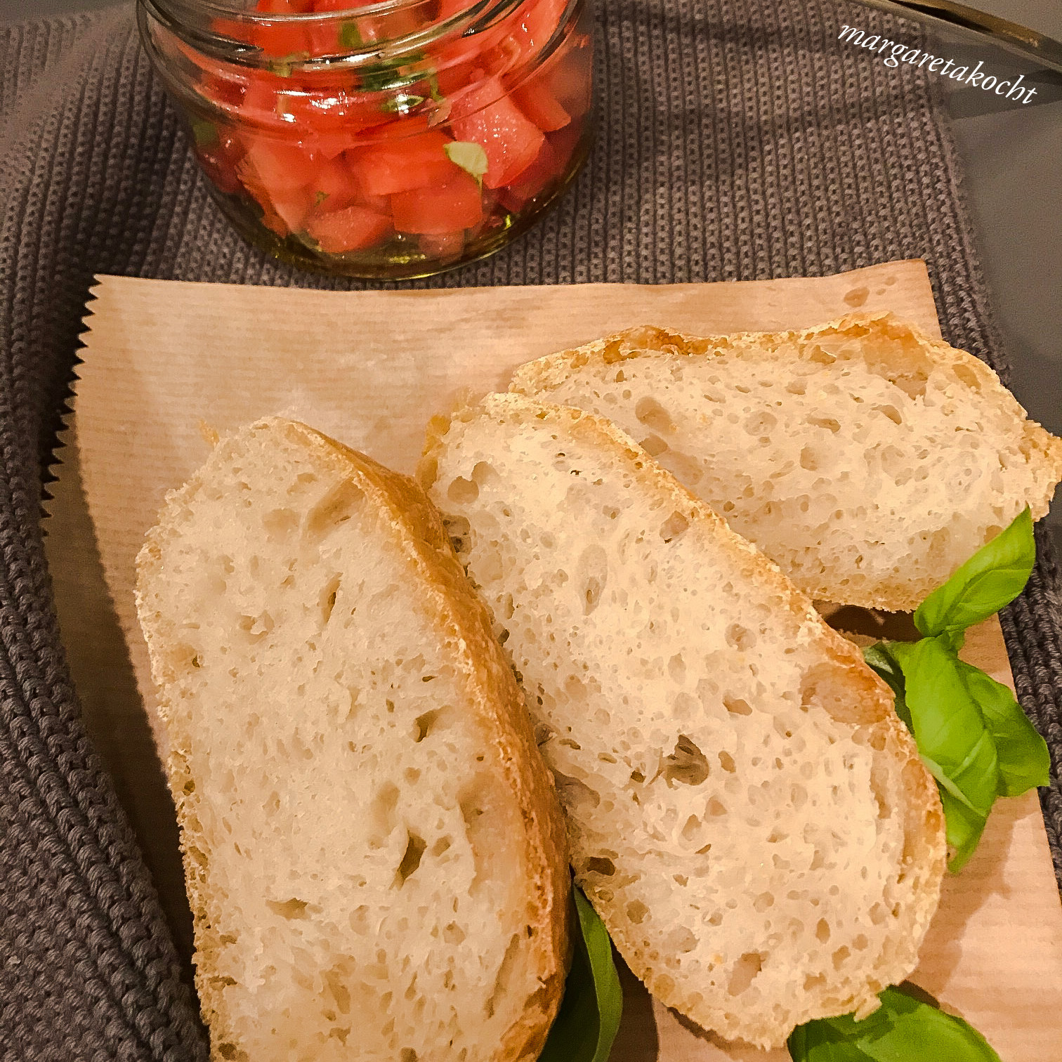 Weißbrot im Römertopf (und) Revival des Römertopfs