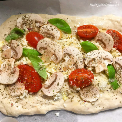 vegetarische Pizza Flade (oder) home-made Fastfood Friday