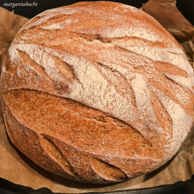 französisches Landbrot (und) mit frischem Brot ins Wochenende!